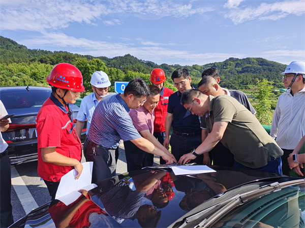 6月12日，洪董，張總陪同王奇勇縣長一行督導防洪工程項目.jpg