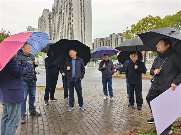 12月11日，洪董陪同詹凱縣長(zhǎng)一行調(diào)研張家山安置區(qū)地塊.jpg