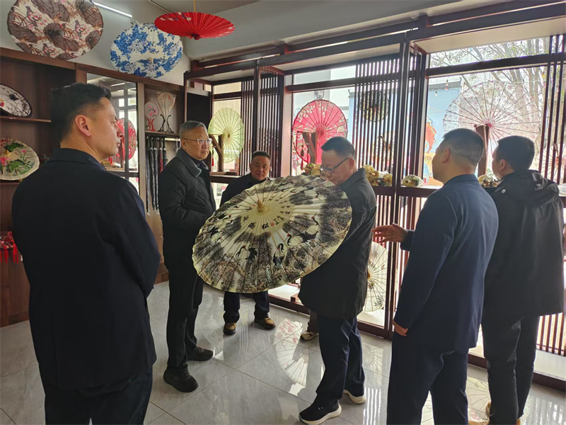 3月8日，洪董陪同汪凱書記一行赴江西婺源婺女洲調研旅游產(chǎn)業(yè).jpg